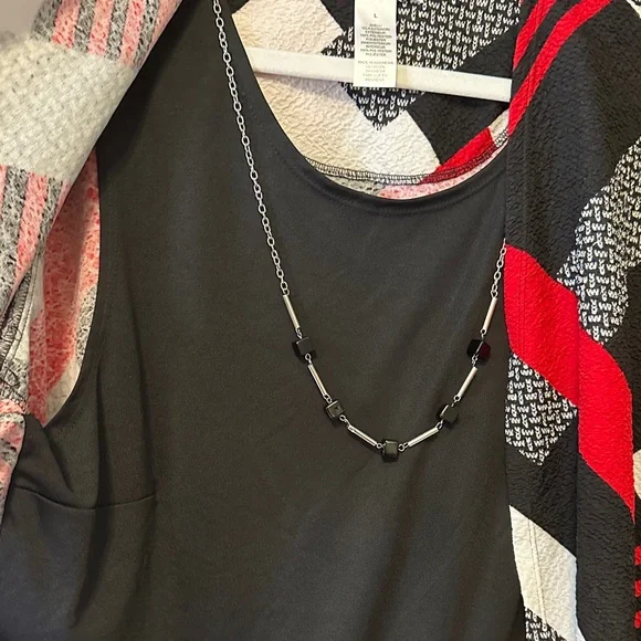 Alfred Dunner Red and Black Patterned Cardigan L - Picture 3 of 7